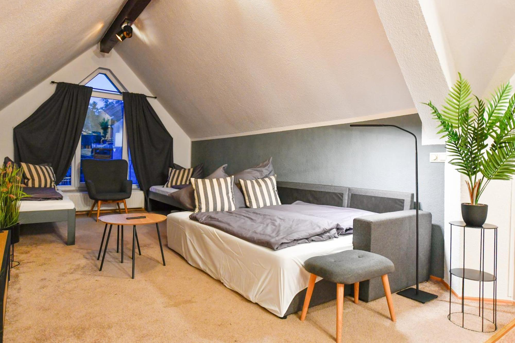 Grosses Spree Apartment, 3 Schlafzimmer Bis 10 Personen, 4X Kfz Parkplatz, Terrasse, Waschtrockner, Wlan, Netflix Cottbus Exterior foto